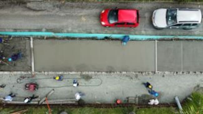 Pavimentación del carril sur - centro en avenida entre Malibú y Tres Esquinas en Armenia