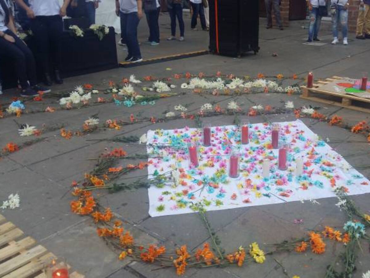 Sentido homenaje a rector asesinado en Medellín