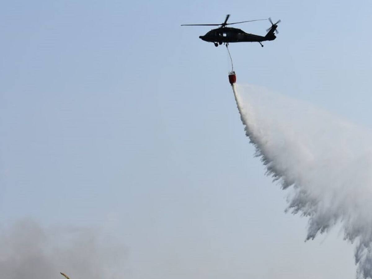 Inundarán la Ciénaga de Corralito para apagar incendio que completa 12 días