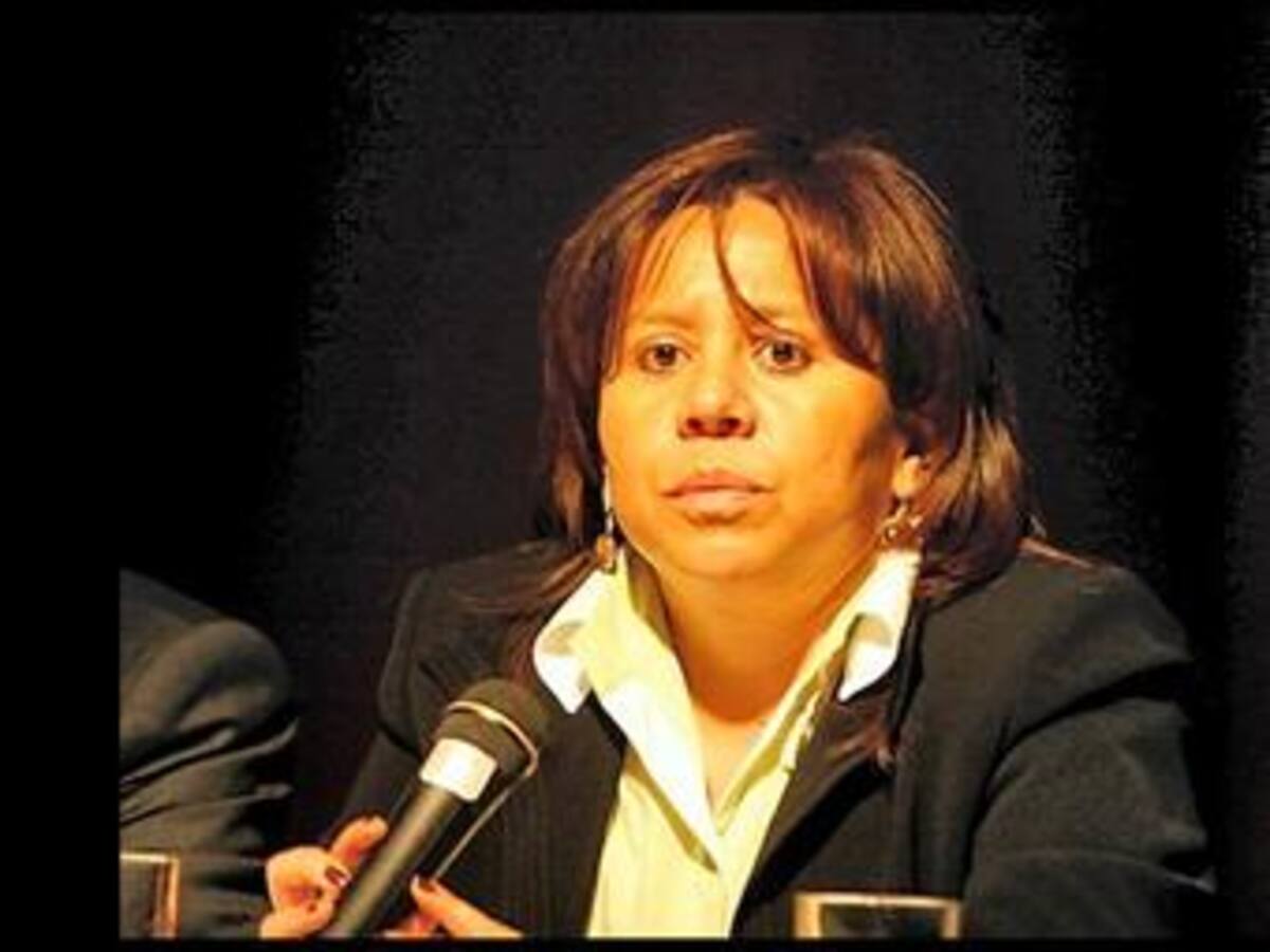 Nuevo intento por lograr circular roja contra María del Pilar Hurtado