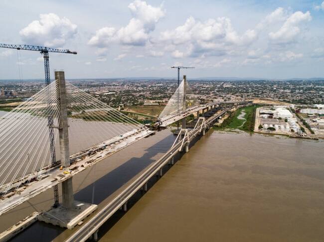 El Puente tiene Estructura en concreto reforzado y precomprimido y su Su longitud total es de 1.499 metros, dejándolo como el más largo del país