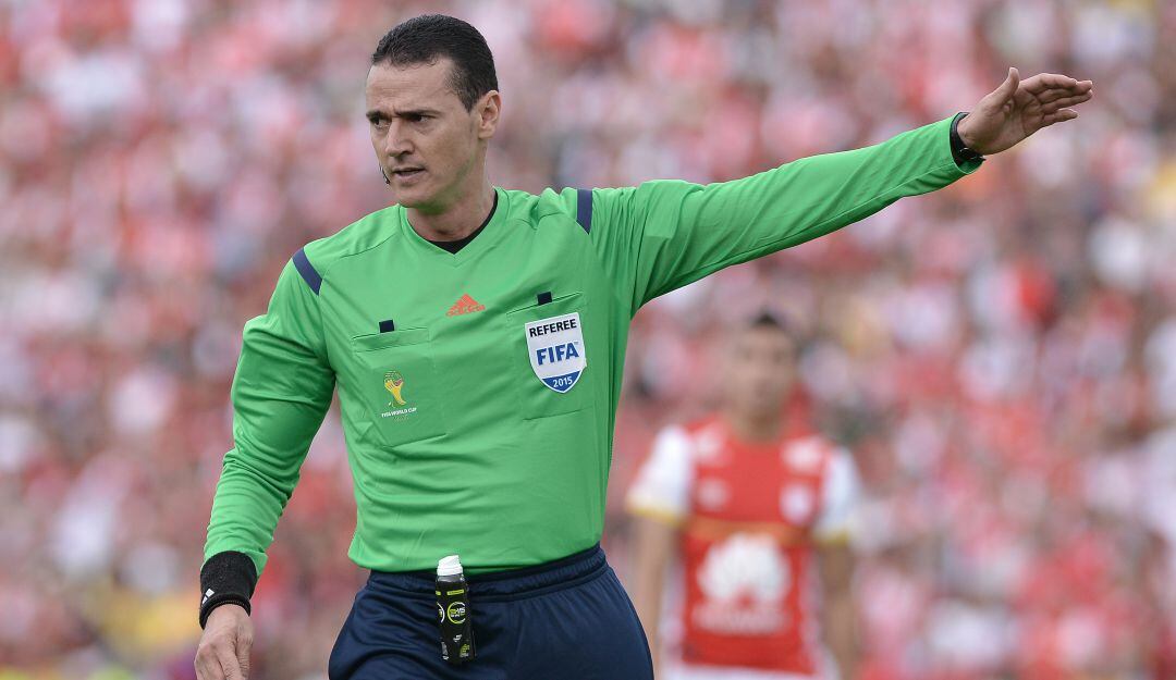 Wilmar Roldán ha dirigido cuatro finales de Independiente Santa Fe.