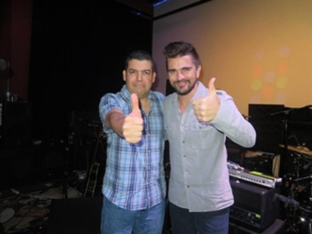 Juanes presenta su nuevo disco "Loco de amor" en Caracol Radio, parte 4