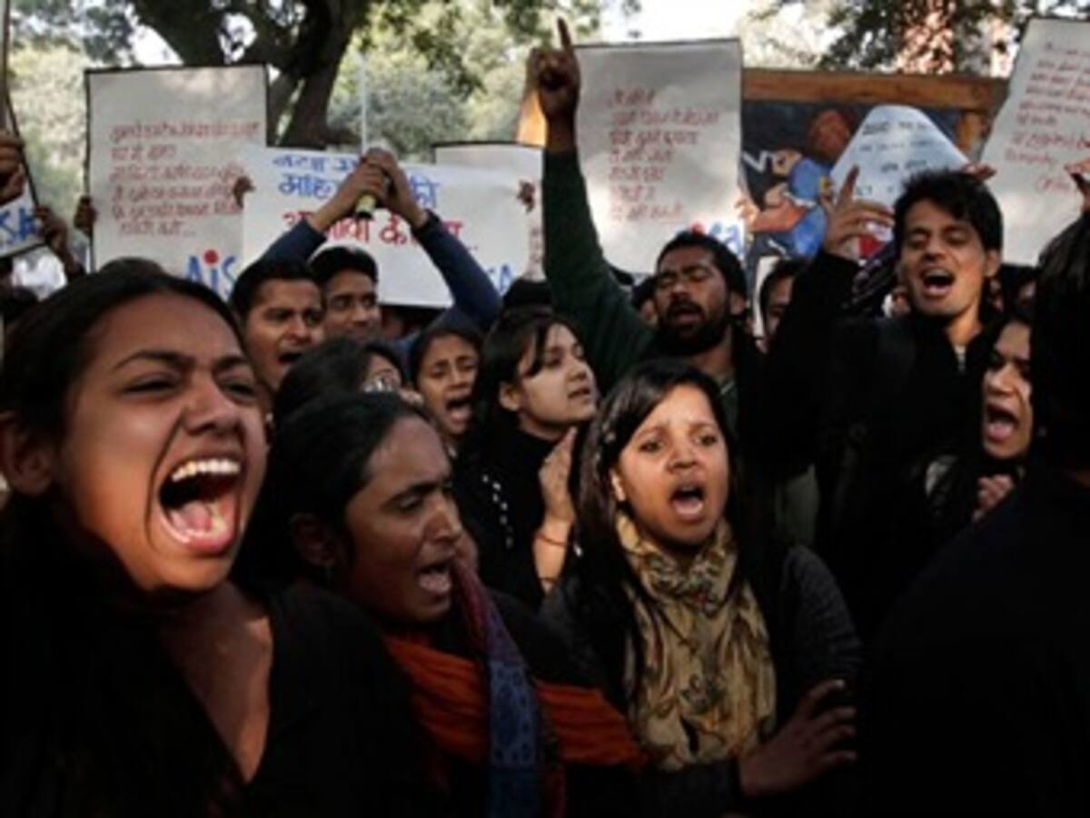 Veinte hombres raptaron y violaron a cuatro niñas en la India