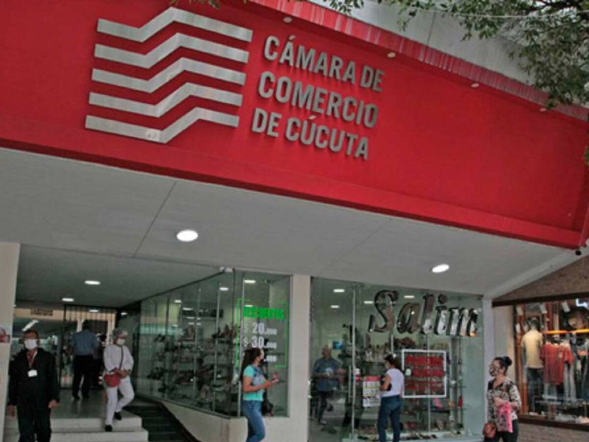Siguen las críticas a algunos directivos de Camcomercio