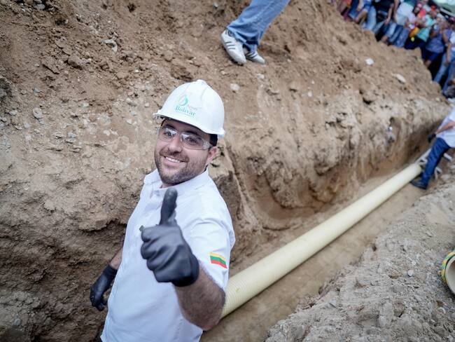 El Guamo tendrá alcantarillado: Gobernador Arana instala el primer tubo