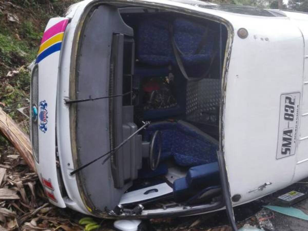 14 heridos deja un accidente de tránsito en vías del Quindío