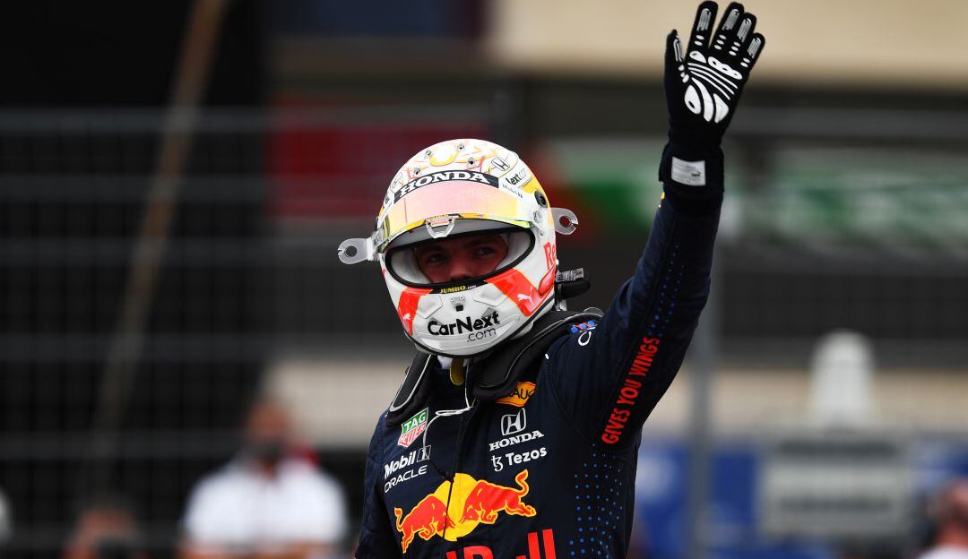 Max Verstappen celebra tras firmar la vuelta más rápida.