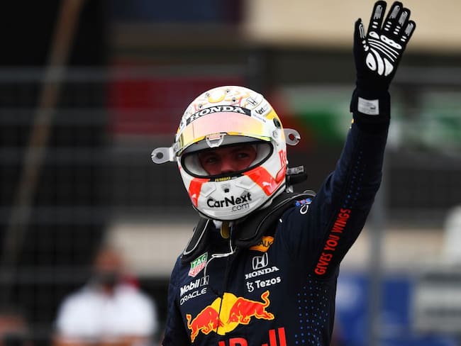 Max Verstappen celebra tras firmar la vuelta más rápida.