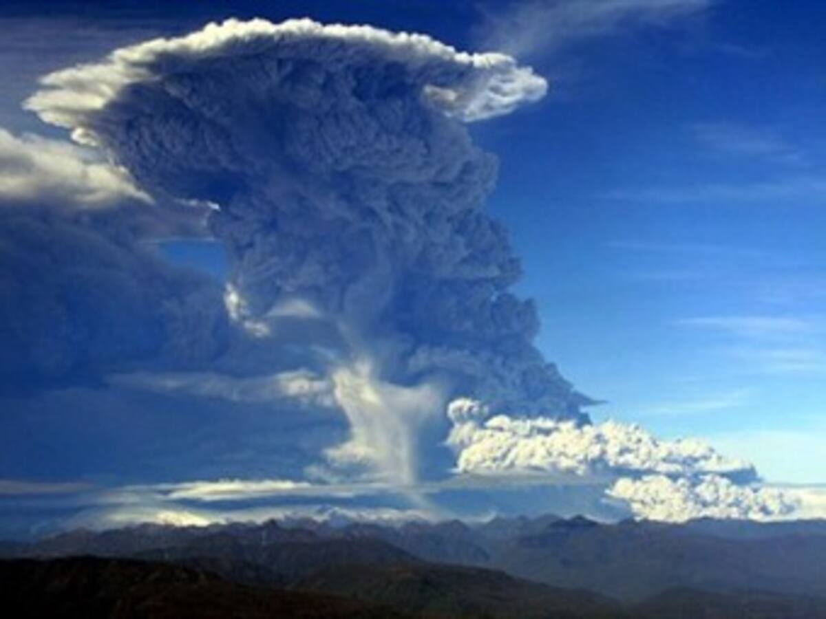 Suspenden en Chile vuelos a Argentina, Uruguay y Brasil por nube volcánica