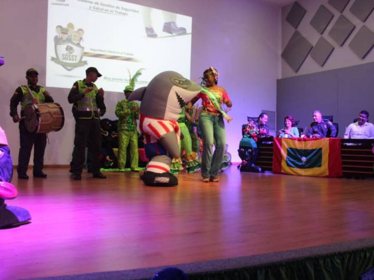 Policías estudian la cultura de Barranquilla