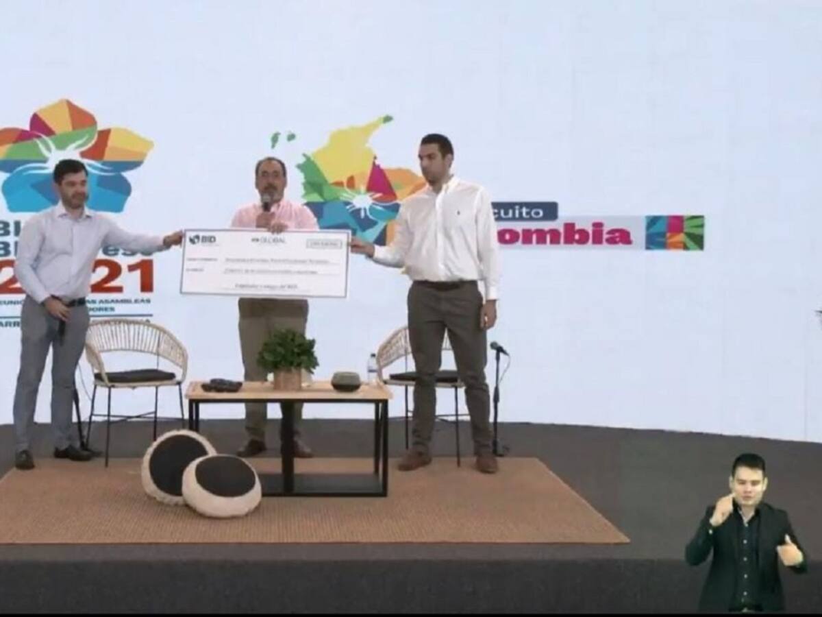 Trabajadores del BID donan USD47.000 para reconstrucción de Providencia