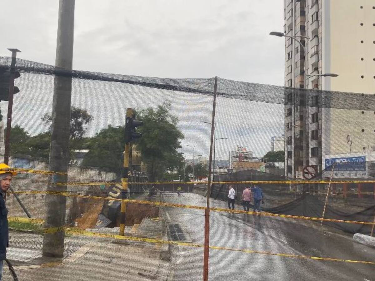 Cerraron parcialmente la Quebradaseca y la carrera 30 por colapso en obra