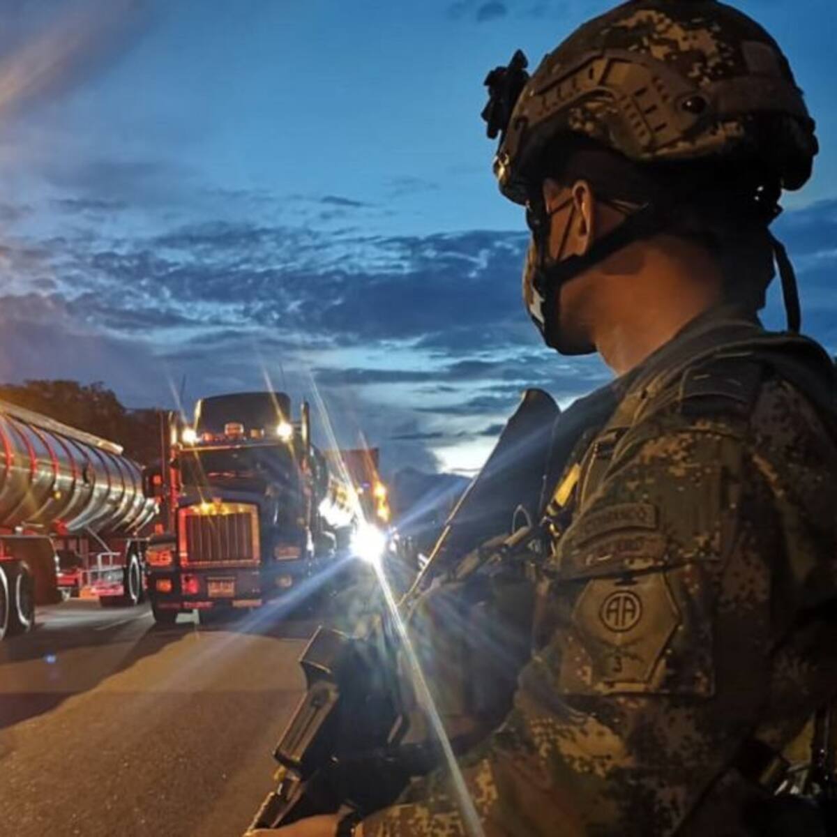 Catorce personas pretendían incinerar un tractocamión al norte de Cali