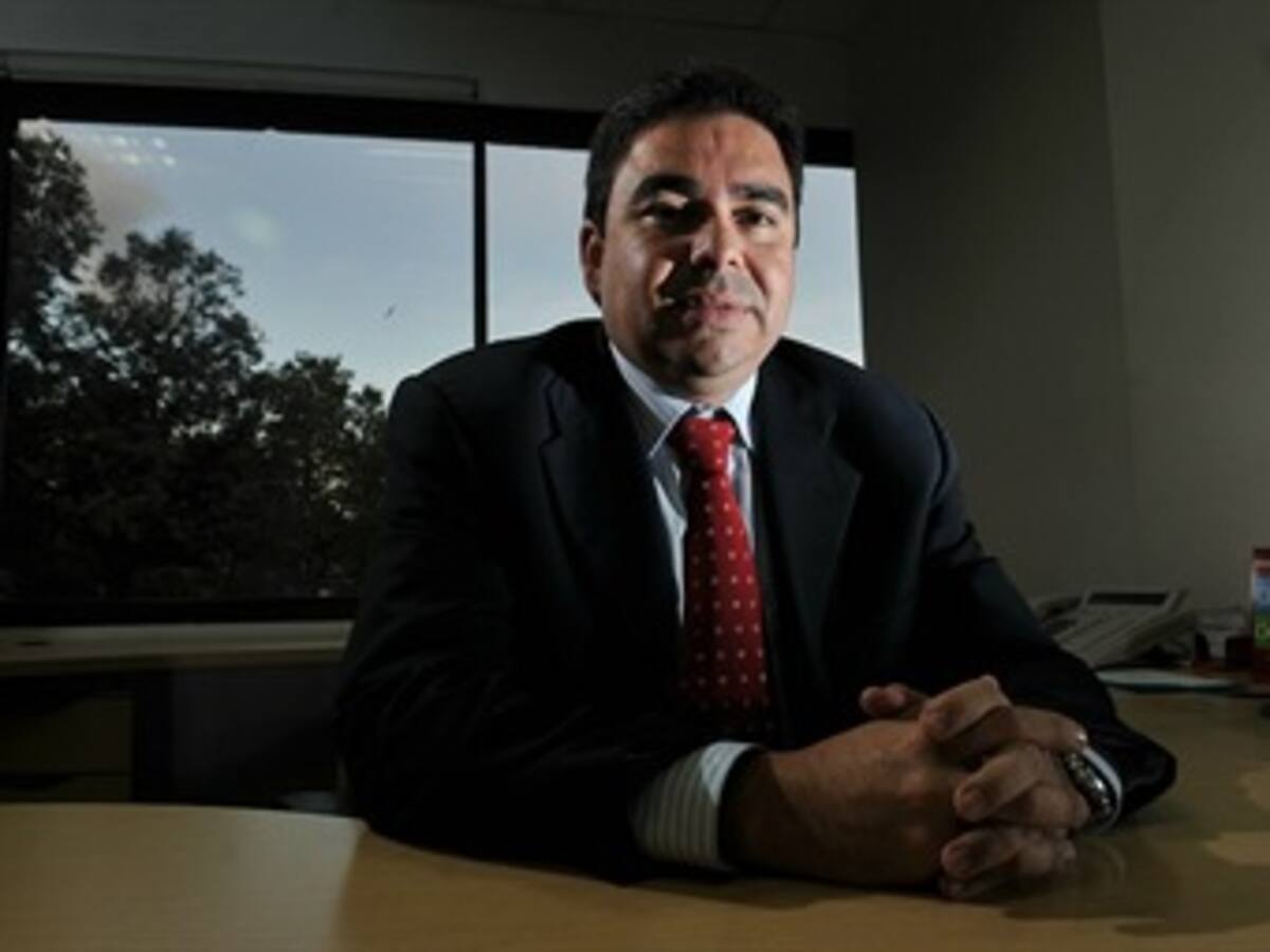 Renunció el director del Invías, Carlos Rosado Zúñiga