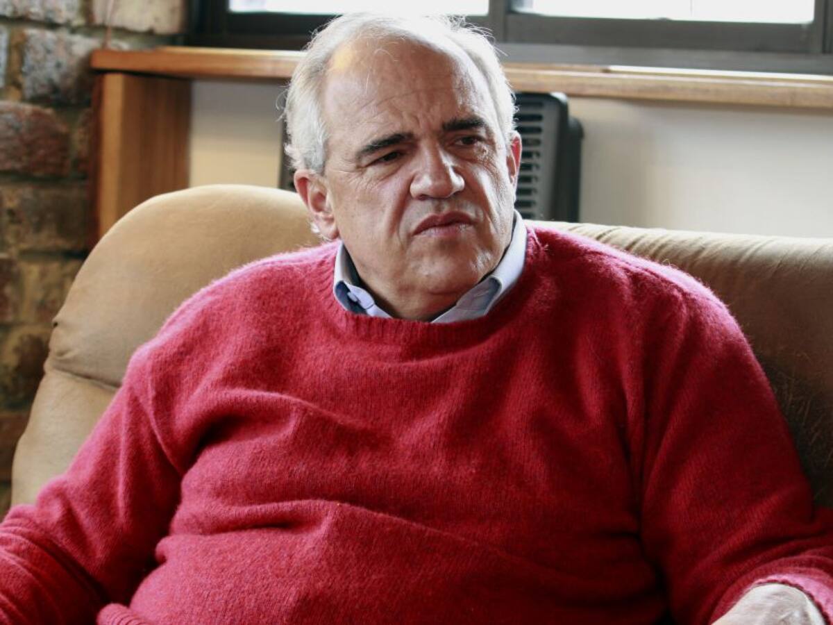 Samper: Romper todos los canales de diálogo con Venezuela es temerario