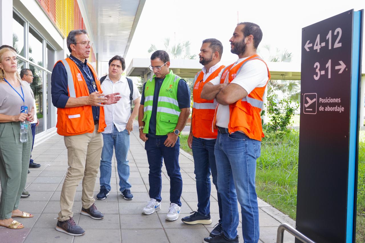 Se socializaron los avances físicos y técnicos del proceso de internacionalización del Aeropuerto Los Garzones de Montería.