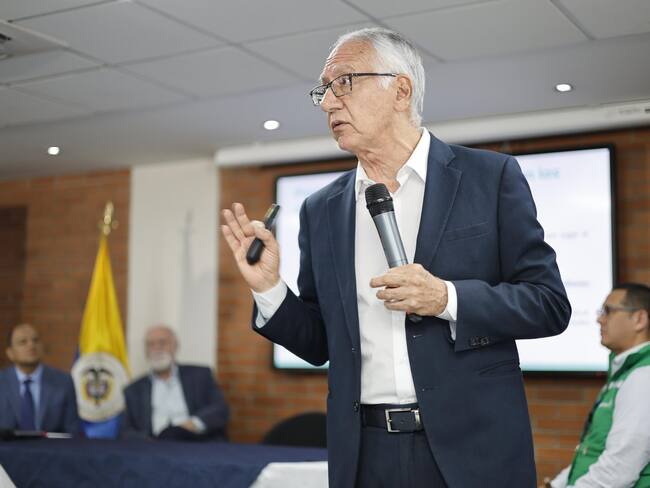 Colapso en sistema de salud: Desabastecimiento de medicamentos y reajuste de la UPC