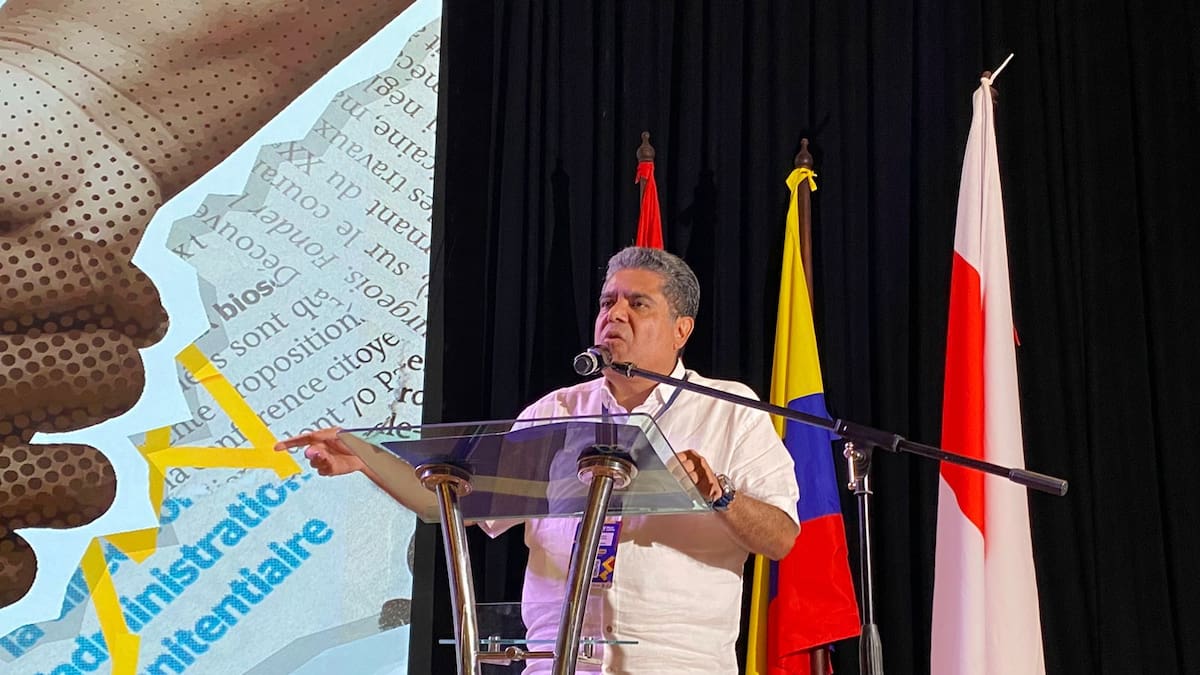 Contralor advierte sobre dispersión de recursos para el posconflicto en Colombia