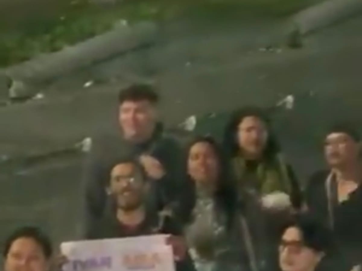 Simpatizantes de Abelardo De la Espriella y de Iván Cepeda se enfrentaron verbalmente en Bogotá