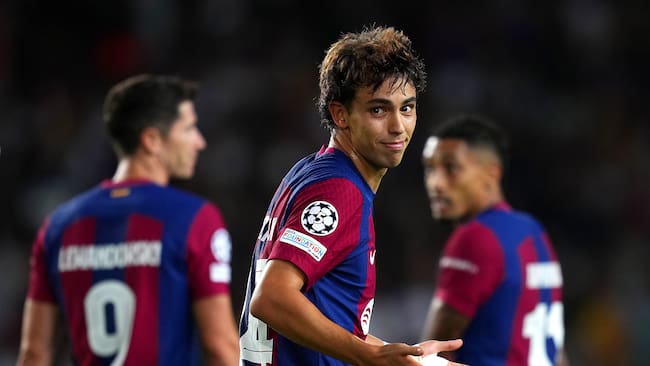 Joao Felix con el Barcelona ante Antwerp
