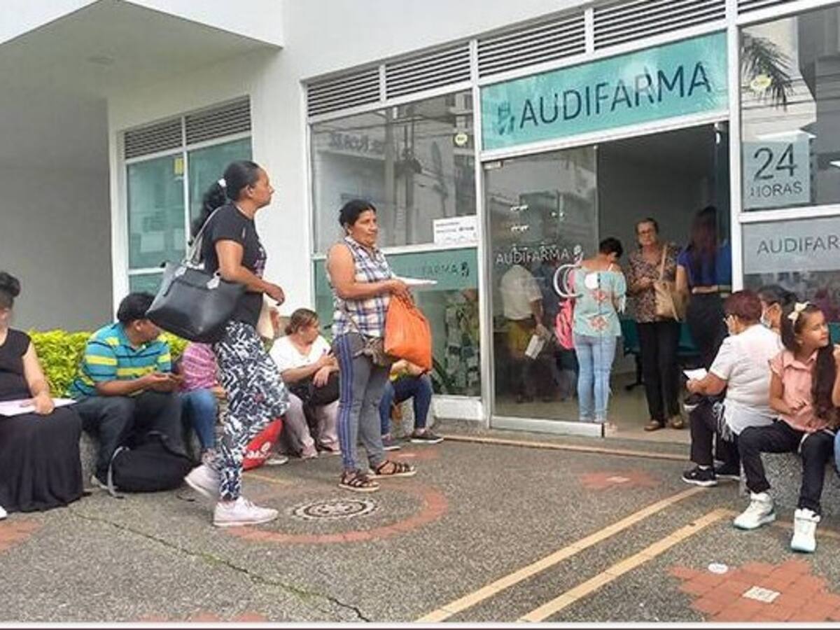 El viacrucis para reclamar medicamentos en Audifarma en Armenia y el Quindío