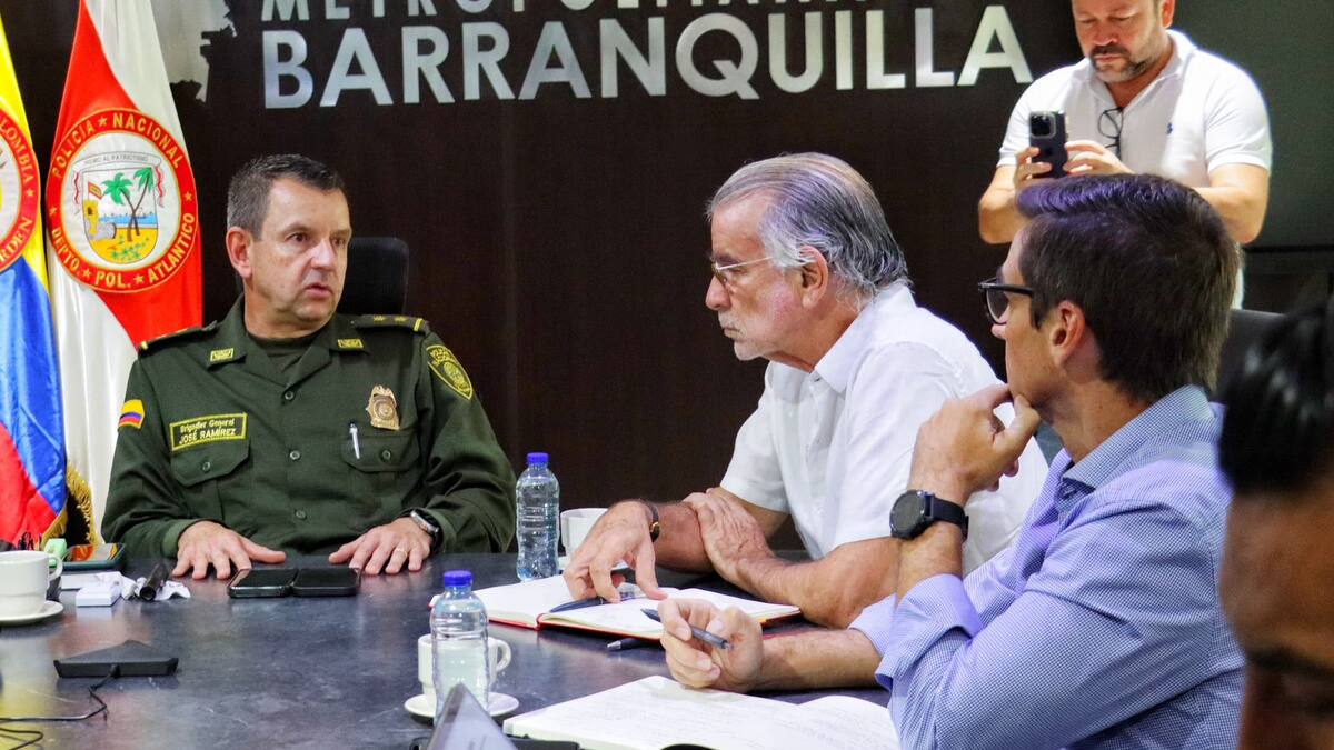 Gobernador Verano advierte de extorsiones contra comerciantes de Muelle 1888