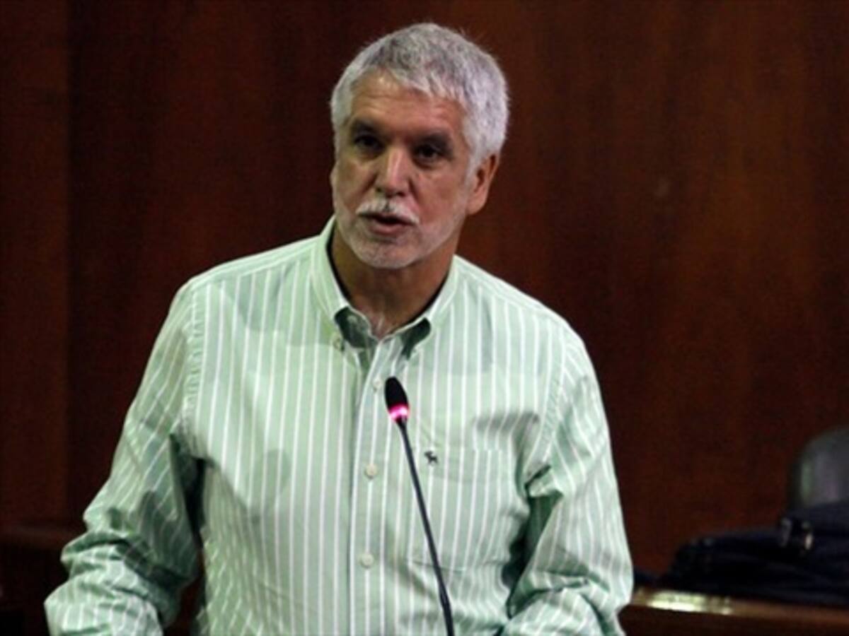 Verdes aceptan renuncia de Peñalosa como militante de ese partido