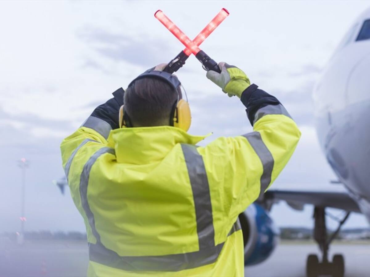 Alerta por déficit de controladores en el transporte aéreo colombiano