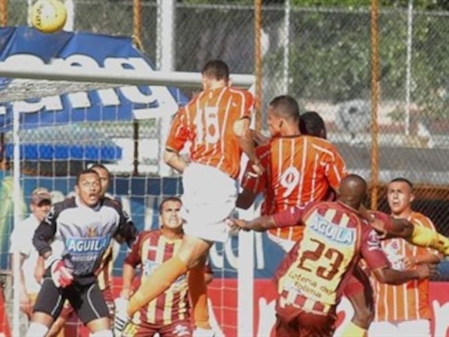Envigado y Tolima empatan 0-0 y se clasifican a cuartos de final
