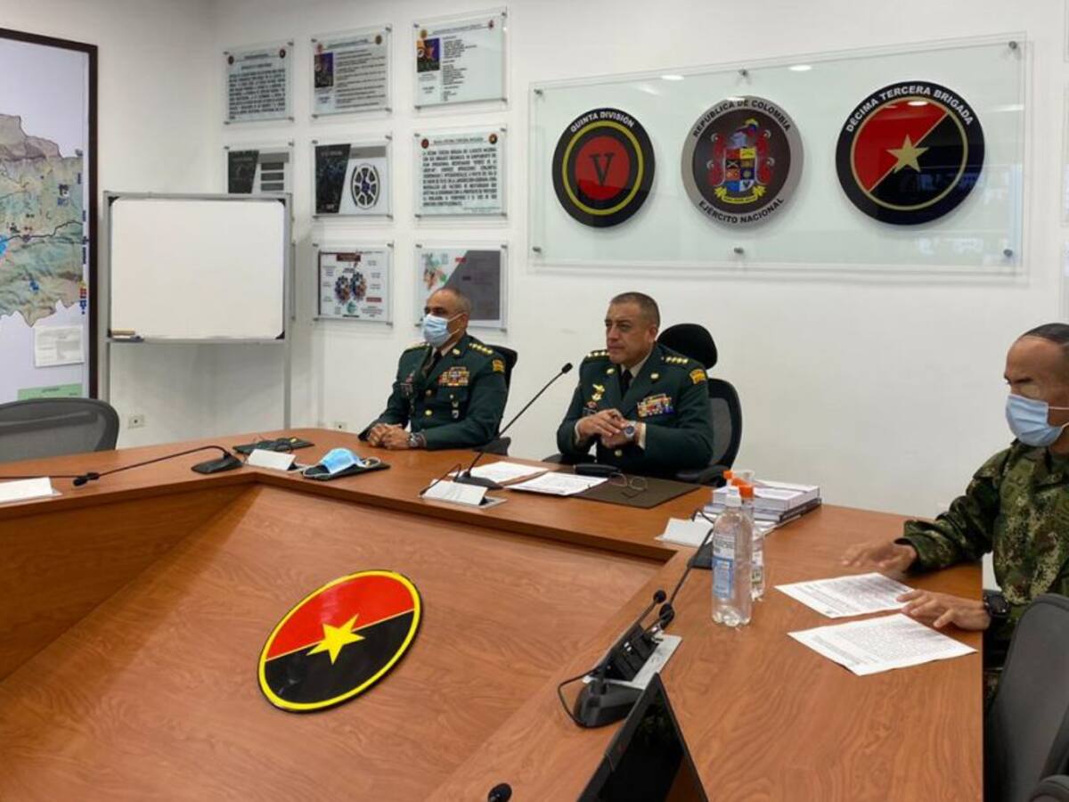 Ejército entregó a la Comisión de la Verdad informes sobre paramilitarismo