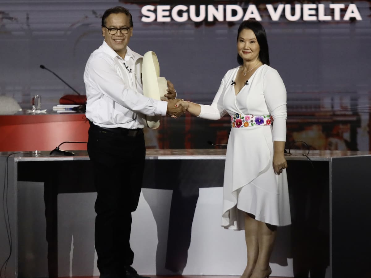 Candidatos presidenciales peruanos cierran campaña en Lima