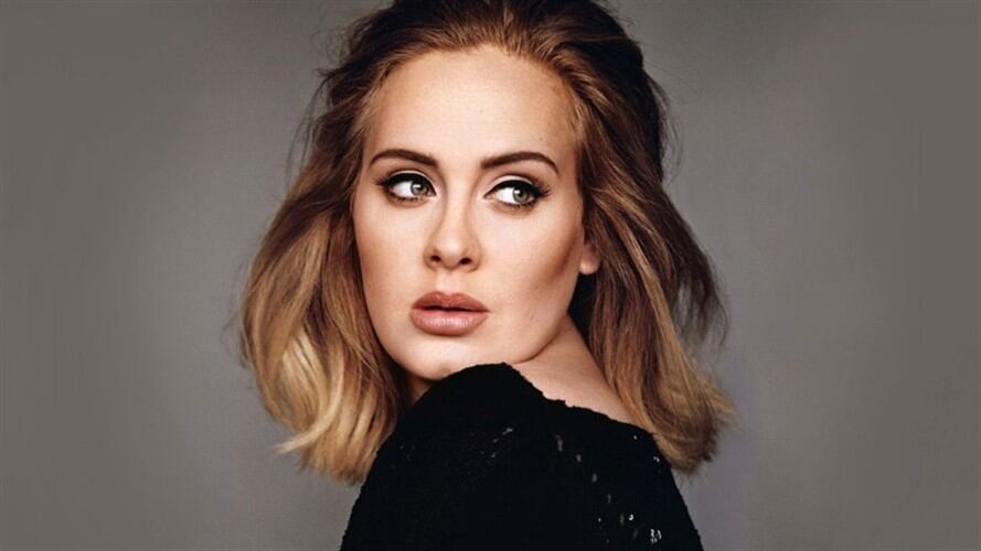 Adele. Foto: en Twitter: @LizzCampbell_15
