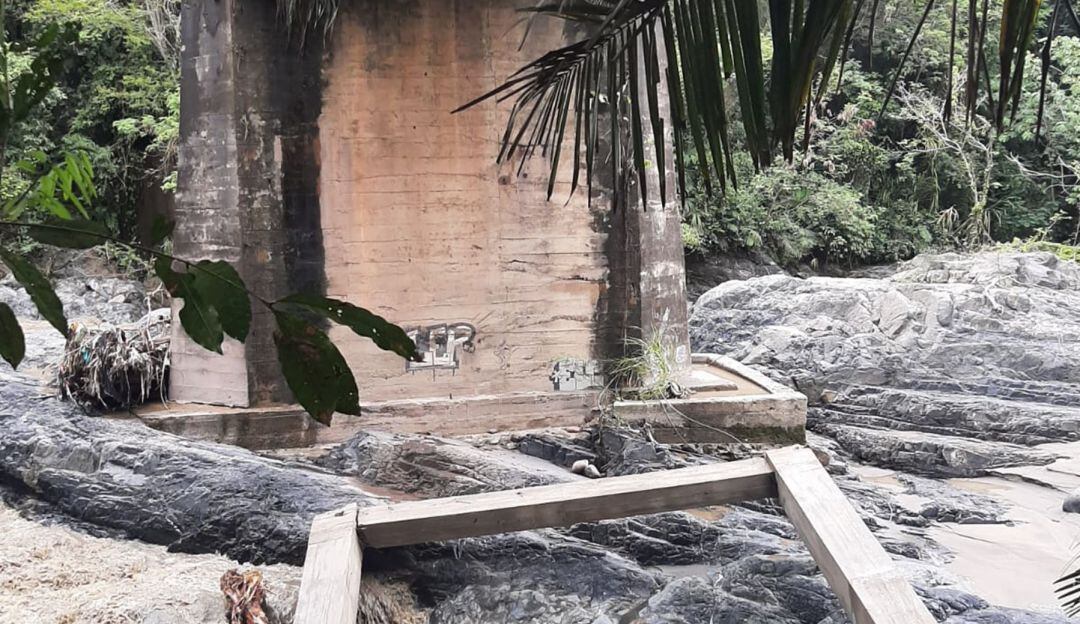 Puente sobre el rio Coello 