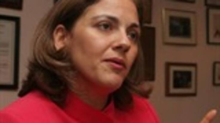 En tres meses los colombianos mandaron mil cien millones de correos de texto vía celular. María del Rosario Guerra, ministra de Comunicaciones