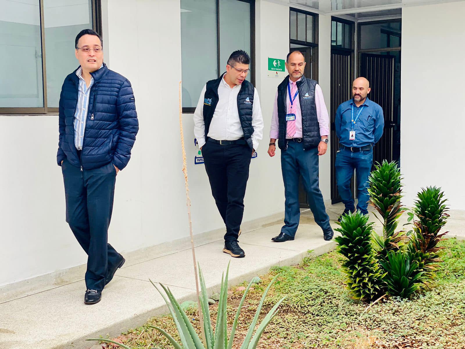 Visita del director de Medicina Legal con gerente de Redsalud a la ciudad de Armenia