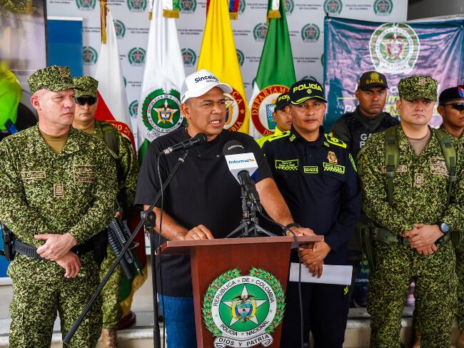 Alcalde Yahir Acuña junto con las Fuerzas Públicas de Colombia. | Foto: Alcaldía de Sincelejo.