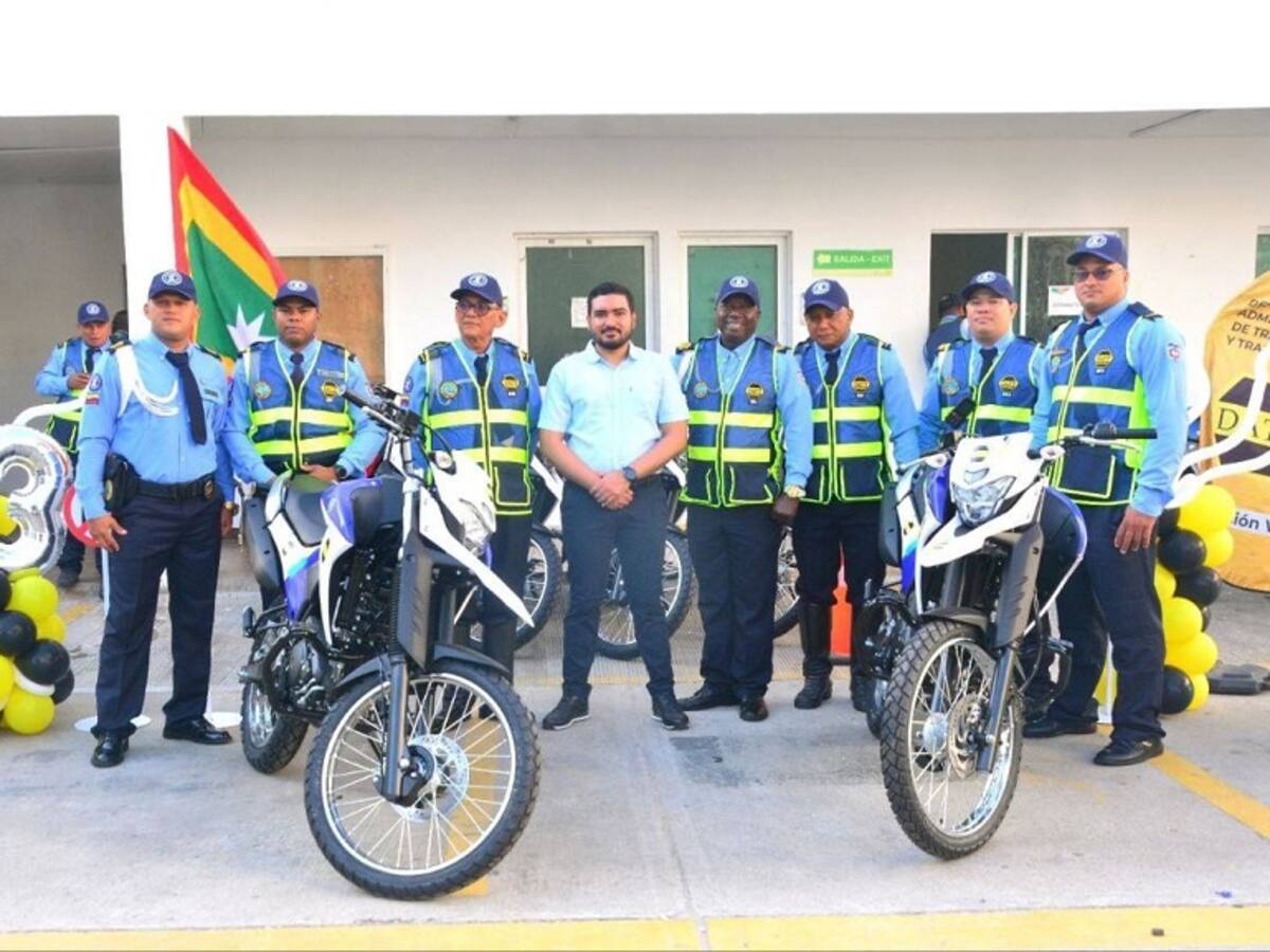 Entregaron motocicletas al cuerpo operativo del DATT para fortalecer seguridad vial