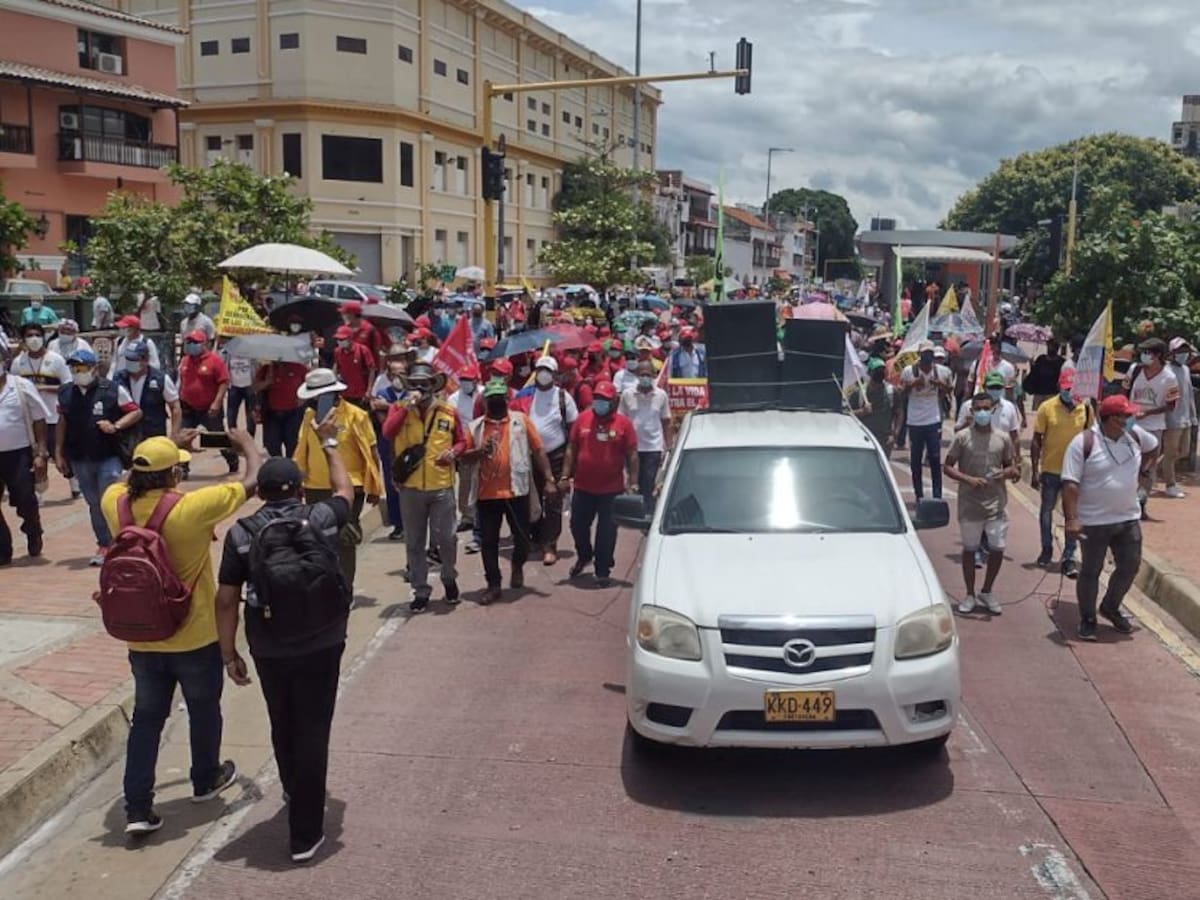 Centrales obreras realizaron movilización por el centro de Cartagena
