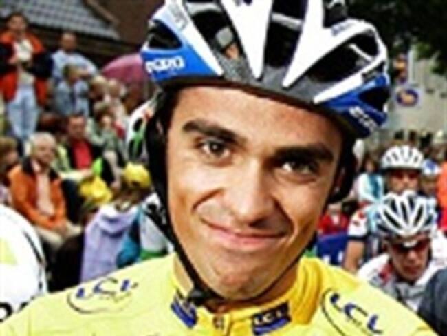 Alberto Contador agana el Tour de Francia. Lance Armstrong finaliza tercero