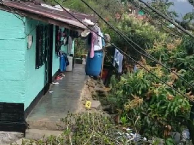 Un menor y un adulto fueron asesinados en el barrio Llanaditas de Medellín
