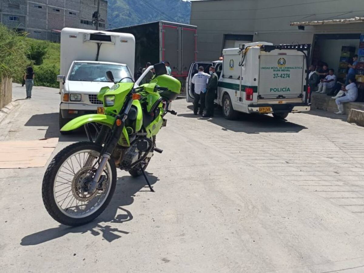 Asesinan propietario de fábrica de arepas en Bello. Su conductor sobrevivió