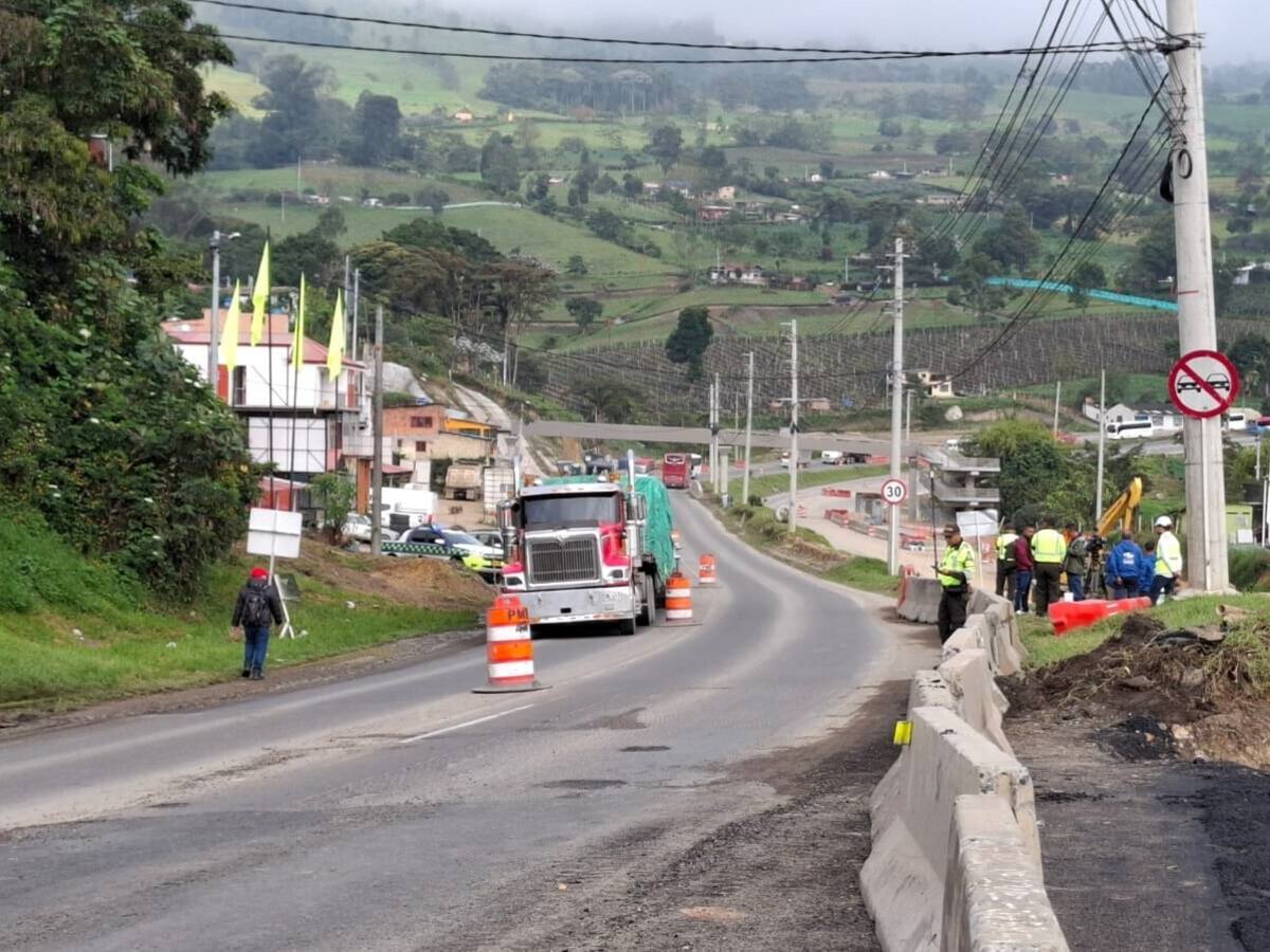 Restablecen movilidad en la vía Bogotá-Girardot