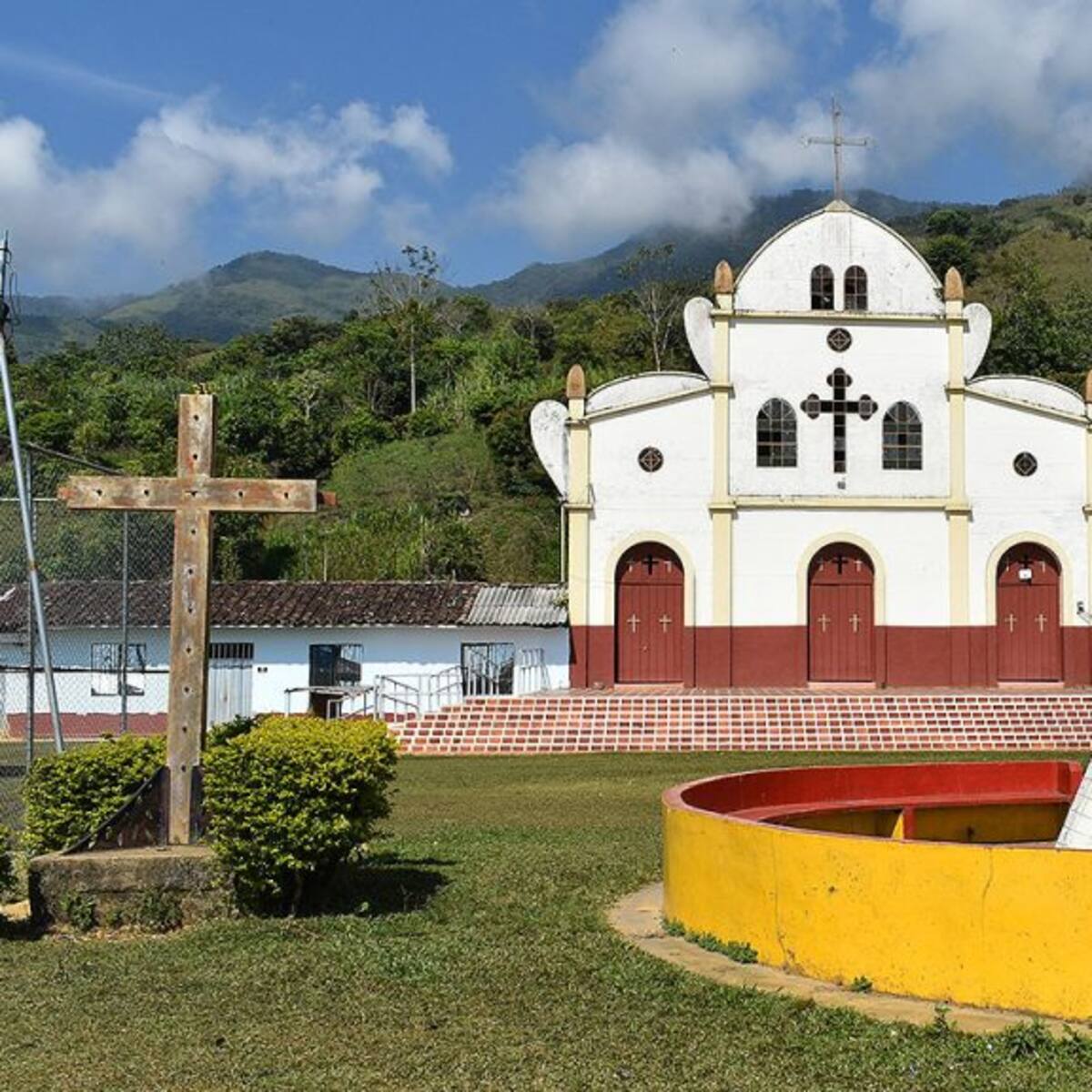 Varias veredas del corregimiento El Aro de Ituango denuncian confinamientos y abusos de los ilegales