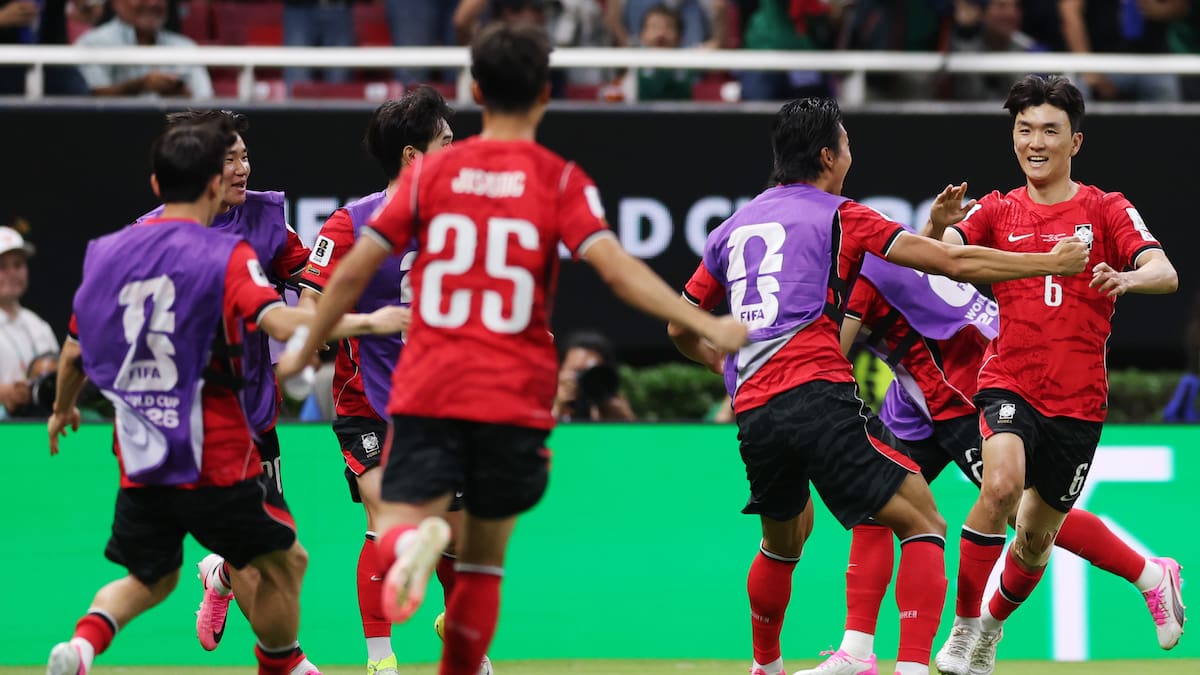 South Korea went back to Czech Republic and added its first three points to group A