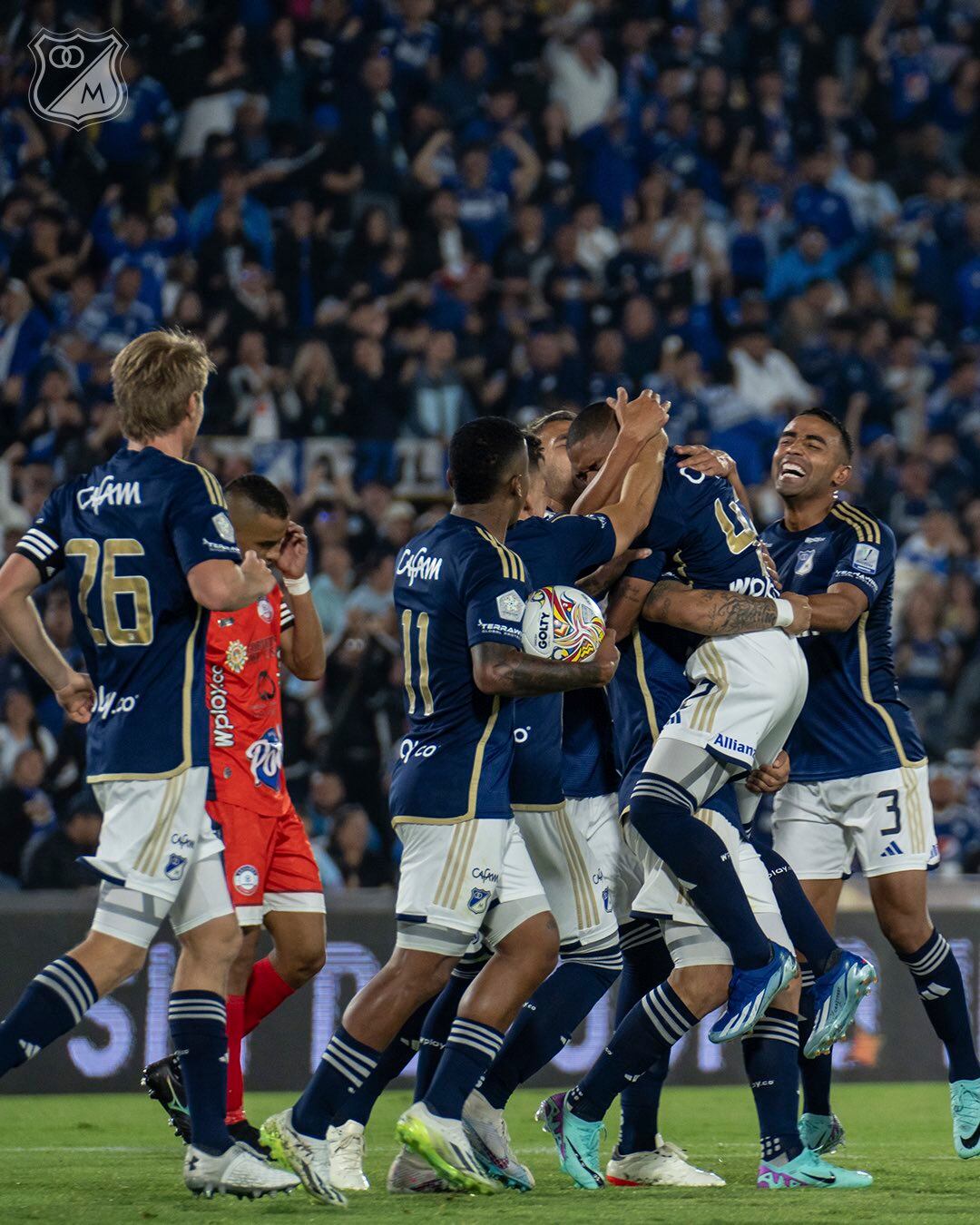 Jhon Largacha celebra su primer gol con Millonarios / Twitter: @MillosFCoficial.