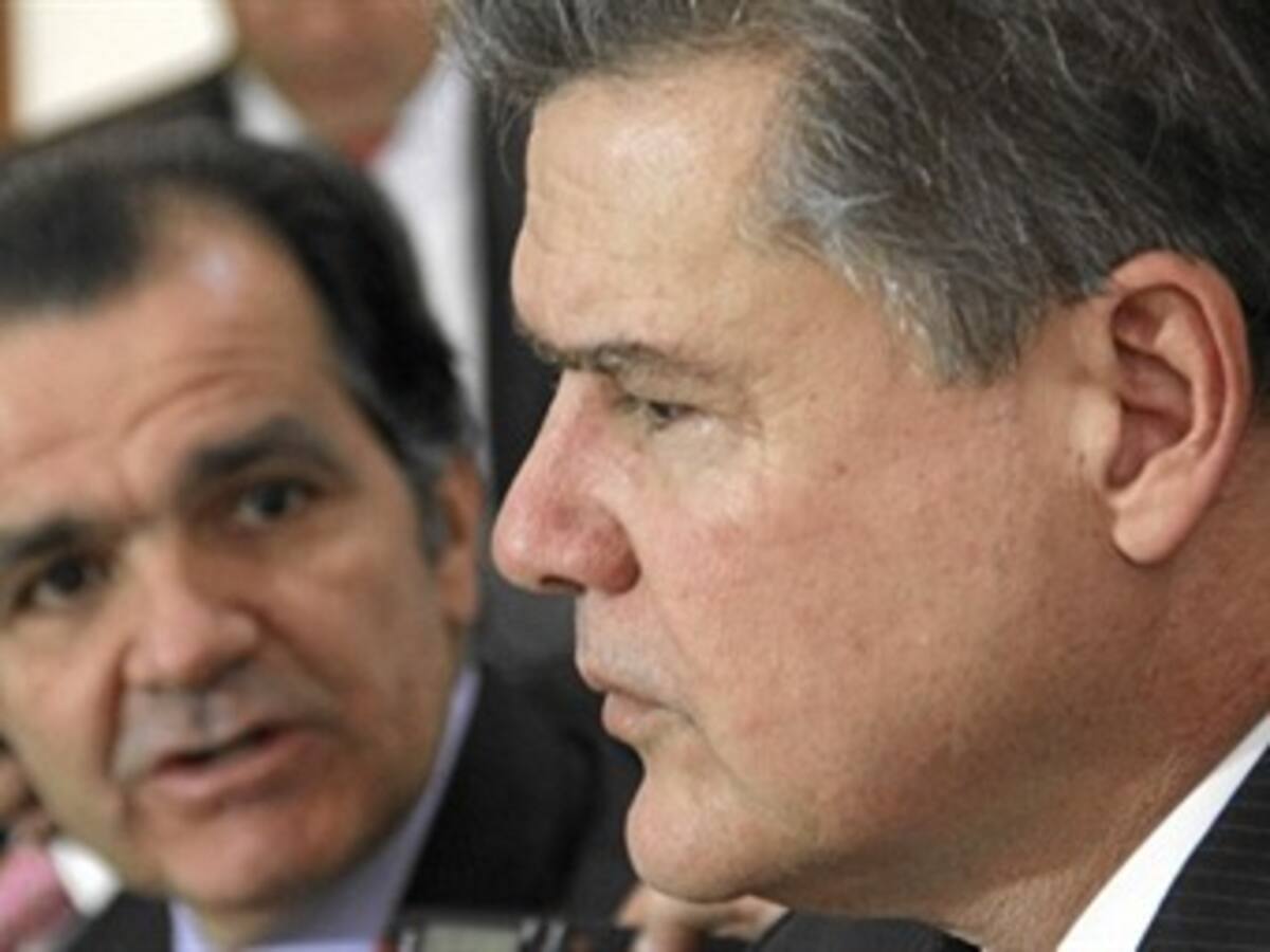 “En Colombia la corrupción campea por todas partes”: Senador Vélez