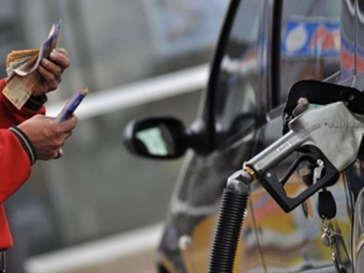Gobierno mantiene estable precios de combustibles para agosto