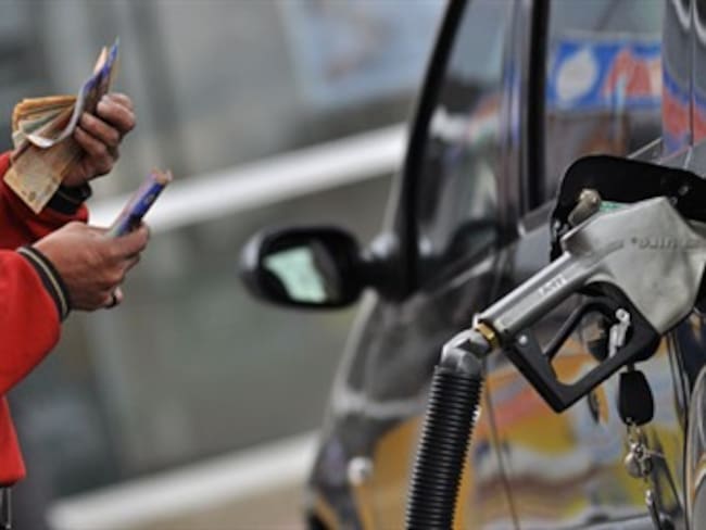 Gobierno mantiene estable precios de combustibles para agosto