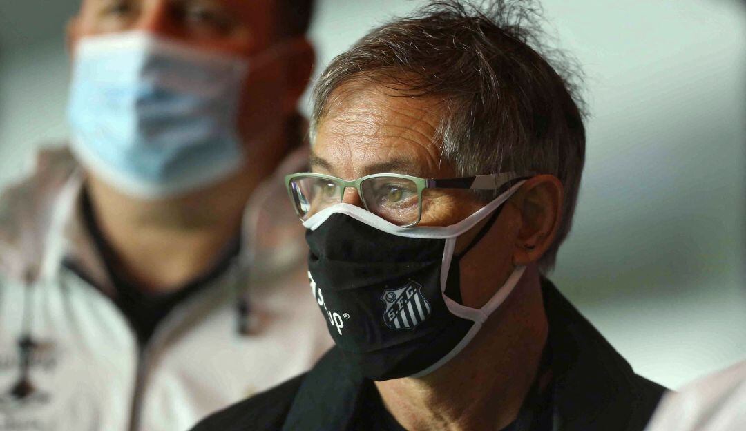 Ariel Holan, director técnico argentino